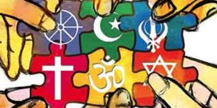 സ്കൂളില് മതപരിവര്ത്തന ശ്രമം ; സുവിശേഷവത്കരണത്തിന് എത്തിയവരെ നാട്ടുകാര് പിടികൂടി പോലീസില് ഏല്പ്പിച്ചു സ്കൂളില് മതപരിവര്ത്തന ശ്രമം ; സുവിശേഷവത്കരണത്തിന് എത്തിയവരെ നാട്ടുകാര് പിടികൂടി പോലീസില് ഏല്പ്പിച്ചു