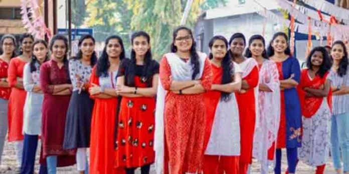 പരുമല പമ്പ കോളേജിൽ എതിരില്ലാതെ എസ്എഫ്ഐ ; എല്ലാ സീറ്റിലും പെൺകുട്ടികൾ പരുമല പമ്പ കോളേജിൽ എതിരില്ലാതെ എസ്എഫ്ഐ ; എല്ലാ സീറ്റിലും പെൺകുട്ടികൾ