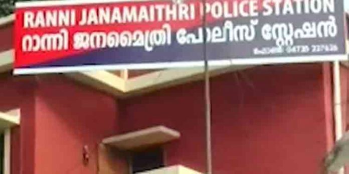 സ്റ്റേഷനിലെ വിശ്രമമുറിയില് വച്ച് സിവില് പോലീസ് ഓഫീസറെ ഗ്രേഡ് എസ്ഐ മര്ദിച്ചു ; സംഭവം റാന്നി പോലീസ് സ്റ്റേഷനില് സ്റ്റേഷനിലെ വിശ്രമമുറിയില് വച്ച് സിവില് പോലീസ് ഓഫീസറെ ഗ്രേഡ് എസ്ഐ മര്ദിച്ചു ; സംഭവം റാന്നി പോലീസ് സ്റ്റേഷനില്