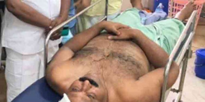 കണ്ണൂരില് ഡി.സി.സി ജനറല് സെക്രട്ടറിക്ക് വെട്ടേറ്റു കണ്ണൂരില് ഡി.സി.സി ജനറല് സെക്രട്ടറിക്ക് വെട്ടേറ്റു