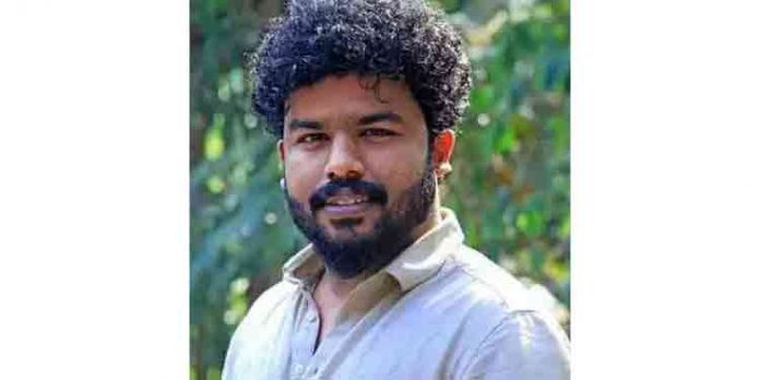 ലൈംഗിക പീഡന പരാതി ; മഞ്ജു വാര്യർ, നിവിൻ പോളി ചിത്രം പടവെട്ടിന്റെ സംവിധായകൻ ലിജു കൃഷ്ണ അറസ്റ്റില് ലൈംഗിക പീഡന പരാതി ; മഞ്ജു വാര്യർ, നിവിൻ പോളി ചിത്രം പടവെട്ടിന്റെ സംവിധായകൻ ലിജു കൃഷ്ണ അറസ്റ്റില്