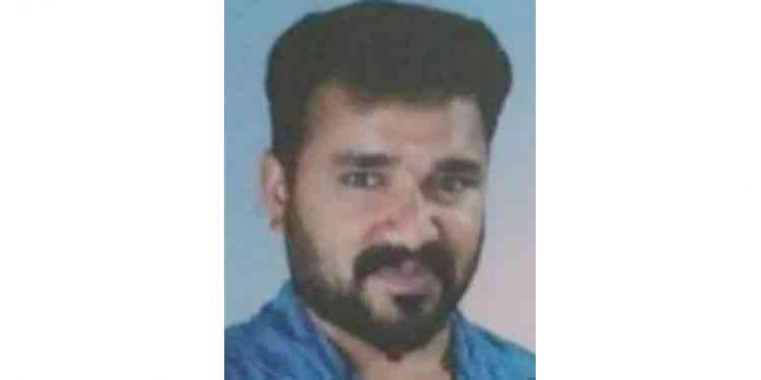 കുടുംബപ്രശ്നത്തെ തുടര്ന്ന് ഭാര്യവീട്ടില് യുവാവ് തീകൊളുത്തി ആത്മഹത്യ ചെയ്തു കുടുംബപ്രശ്നത്തെ തുടര്ന്ന് ഭാര്യവീട്ടില് യുവാവ് തീകൊളുത്തി ആത്മഹത്യ ചെയ്തു