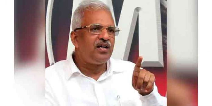 പി.ജയരാജന് പുറത്താക്കപ്പെട്ടതോടെ സിപിഎമ്മില് കടുത്ത വിഭാഗീയത ; പാര്ട്ടിയില് പിളര്പ്പിന് സാധ്യത പി.ജയരാജന് പുറത്താക്കപ്പെട്ടതോടെ സിപിഎമ്മില് കടുത്ത വിഭാഗീയത ; പാര്ട്ടിയില് പിളര്പ്പിന് സാധ്യത