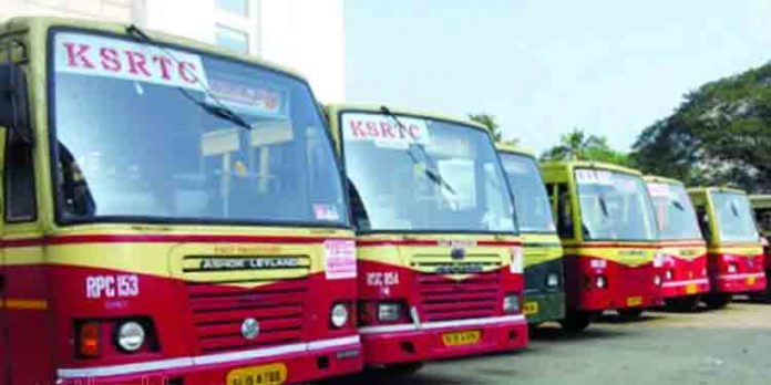 ലൈംഗികാതിക്രമം തടയുന്നതില് ജാഗ്രതക്കുറവ് കാണിച്ച കണ്ടക്ടര്ക്ക് സസ്പെന്ഷന് ലൈംഗികാതിക്രമം തടയുന്നതില് ജാഗ്രതക്കുറവ് കാണിച്ച കണ്ടക്ടര്ക്ക് സസ്പെന്ഷന്