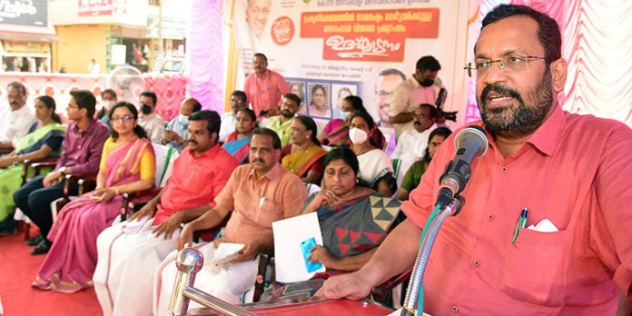 ജില്ലയില് വില്ലേജ് ഓഫീസ് മുതല് കളക്റ്ററേറ്റ് വരെ സ്മാര്ട്ട് ആക്കും : മന്ത്രി കെ. രാജന് ജില്ലയില് വില്ലേജ് ഓഫീസ് മുതല് കളക്റ്ററേറ്റ് വരെ സ്മാര്ട്ട് ആക്കും : മന്ത്രി കെ. രാജന്