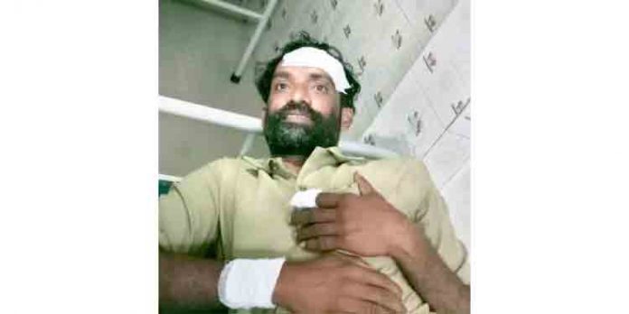 ലൈന്മാനെ കല്ലെറിഞ്ഞ് പരിക്കേല്പിച്ചു ലൈന്മാനെ കല്ലെറിഞ്ഞ് പരിക്കേല്പിച്ചു