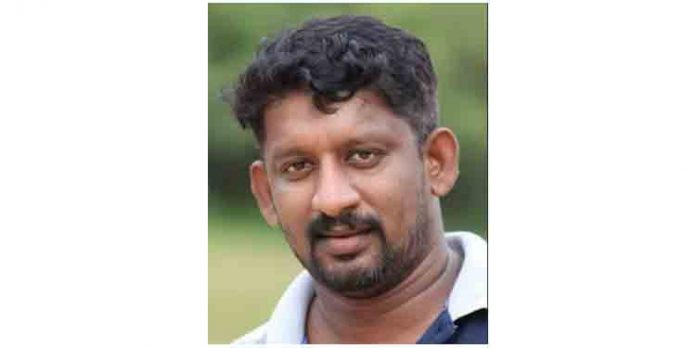 ബൈക്ക് പെട്ടിഓട്ടോയുമായി കൂട്ടിയിടിച്ച് അപകടം ; അധ്യാപകന് മരിച്ചു ബൈക്ക് പെട്ടിഓട്ടോയുമായി കൂട്ടിയിടിച്ച് അപകടം ; അധ്യാപകന് മരിച്ചു