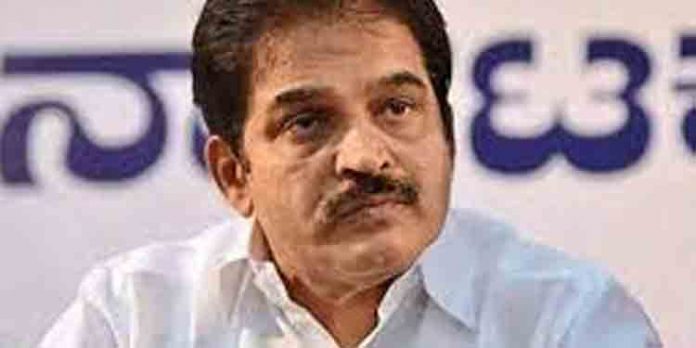 കെ സി വേണുഗോപാലിനെ പുറത്താക്കി കോണ്ഗ്രസിനെ രക്ഷിക്കണo ; കോഴിക്കോട് ഫ്ലക്സ് ബോര്ഡുകള് കെ സി വേണുഗോപാലിനെ പുറത്താക്കി കോണ്ഗ്രസിനെ രക്ഷിക്കണo ; കോഴിക്കോട് ഫ്ലക്സ് ബോര്ഡുകള്