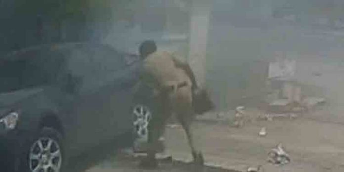 കാക്കനാട് അമിതവേഗത്തിലെത്തിയ കാര് മതിലിലിടിച്ച് തകര്ന്ന് മൂന്ന് പേര്ക്ക് പരിക്ക് ; ഒരാളുടെ നില ഗുരുതരo കാക്കനാട് അമിതവേഗത്തിലെത്തിയ കാര് മതിലിലിടിച്ച് തകര്ന്ന് മൂന്ന് പേര്ക്ക് പരിക്ക് ; ഒരാളുടെ നില ഗുരുതരo