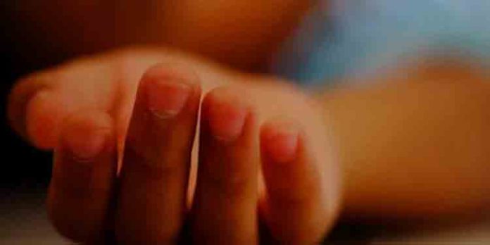കളിക്കുന്നതിനിടെ കയര് കഴുത്തില് കുരുങ്ങി ഏഴാം ക്ലാസുകാരന് മരിച്ചു കളിക്കുന്നതിനിടെ കയര് കഴുത്തില് കുരുങ്ങി ഏഴാം ക്ലാസുകാരന് മരിച്ചു