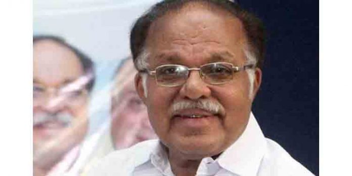 അധ്യക്ഷനായി വരുന്നവര് കോണ്ഗ്രസിനെ തിരിച്ചുകൊണ്ടുവരണം : പി.ജെ കുര്യന് അധ്യക്ഷനായി വരുന്നവര് കോണ്ഗ്രസിനെ തിരിച്ചുകൊണ്ടുവരണം : പി.ജെ കുര്യന്
