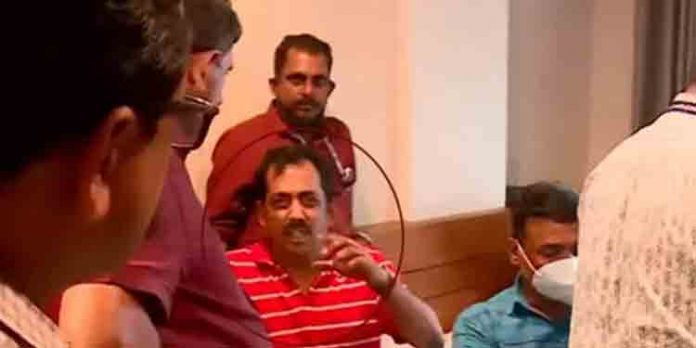 പിഎഫ് പ്രശ്നങ്ങള് പരിഹരിക്കാന് കിടക്ക പങ്കിടണം ; അറസ്റ്റിലായ ഉദ്യോഗസ്ഥനെ സസ്പെന്ഡ് ചെയ്തു പിഎഫ് പ്രശ്നങ്ങള് പരിഹരിക്കാന് കിടക്ക പങ്കിടണം ; അറസ്റ്റിലായ ഉദ്യോഗസ്ഥനെ സസ്പെന്ഡ് ചെയ്തു