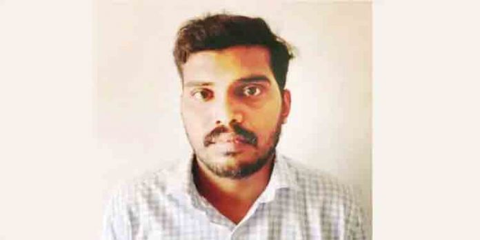 പുനര്വിവാഹത്തിന് പരസ്യം ചെയ്ത യുവതിയെ കബളിപ്പിച്ച് സ്വര്ണം തട്ടിയെടുത്ത കേസിലെ പ്രതി പിടിയില് പുനര്വിവാഹത്തിന് പരസ്യം ചെയ്ത യുവതിയെ കബളിപ്പിച്ച് സ്വര്ണം തട്ടിയെടുത്ത കേസിലെ പ്രതി പിടിയില്