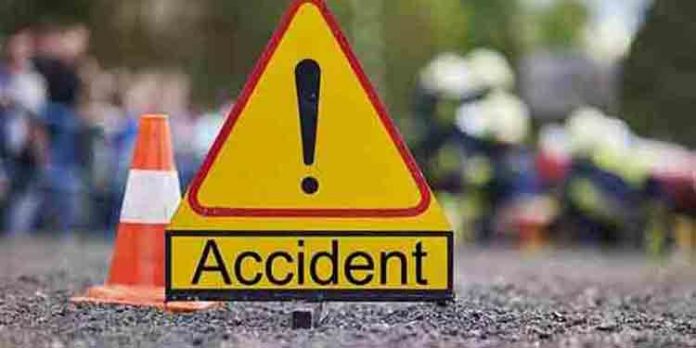 ഛത്തീസ്ഗഡിലെ വാഹനാപകടത്തിൽ അഞ്ച് മരണം ; 17 പേർക്ക് പരുക്ക് ഛത്തീസ്ഗഡിലെ വാഹനാപകടത്തിൽ അഞ്ച് മരണം ; 17 പേർക്ക് പരുക്ക്