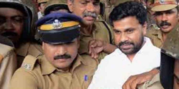 ദിലീപിന്റെ കോള് ലിസ്റ്റില് ഡിഐജിയും ; ക്രൈംബ്രാഞ്ച് അന്വേഷണം ദിലീപിന്റെ കോള് ലിസ്റ്റില് ഡിഐജിയും ; ക്രൈംബ്രാഞ്ച് അന്വേഷണം