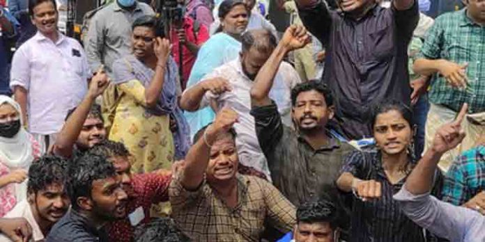 എസ്എഫ്ഐ ആക്രമണം ; കെഎസ്യുവും യൂത്ത്കോണ്ഗ്രസും നടത്തിയ നിയമസഭാ മാര്ച്ചില് സംഘര്ഷം എസ്എഫ്ഐ ആക്രമണം ; കെഎസ്യുവും യൂത്ത്കോണ്ഗ്രസും നടത്തിയ നിയമസഭാ മാര്ച്ചില് സംഘര്ഷം