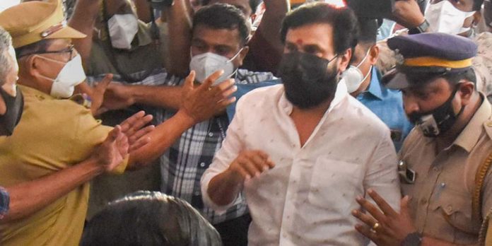 അന്വേഷണ ഉദ്യോഗസ്ഥരെ അപായപ്പെടുത്താന് ഗൂഢാലോചന കേസില് സൈബര് വിദഗ്ധന് സായ് ശങ്കറിന് ക്രൈംബ്രാഞ്ച് നോട്ടീസ് അന്വേഷണ ഉദ്യോഗസ്ഥരെ അപായപ്പെടുത്താന് ഗൂഢാലോചന കേസില് സൈബര് വിദഗ്ധന് സായ് ശങ്കറിന് ക്രൈംബ്രാഞ്ച് നോട്ടീസ്