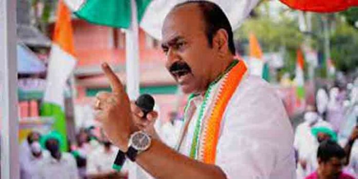 സില്വര്ലൈന് ; സര്ക്കാര് പിന്വാങ്ങും വരെ സമരം തുടരും : വി.ഡി സതീശന് സില്വര്ലൈന് ; സര്ക്കാര് പിന്വാങ്ങും വരെ സമരം തുടരും : വി.ഡി സതീശന്
