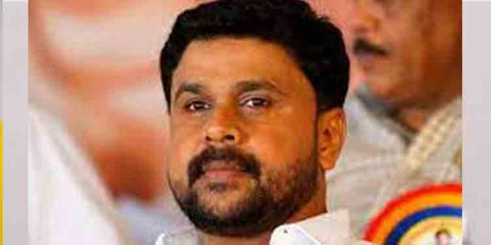 ദിലീപിന്റെ ഫോണിലെ തെളിവ് നശിപ്പിച്ചു ; സൈബർ വിദഗ്ധൻ സായി ശങ്കറിന്റെ ഭാര്യയെ ചോദ്യംചെയ്യുന്നു ദിലീപിന്റെ ഫോണിലെ തെളിവ് നശിപ്പിച്ചു ; സൈബർ വിദഗ്ധൻ സായി ശങ്കറിന്റെ ഭാര്യയെ ചോദ്യംചെയ്യുന്നു
