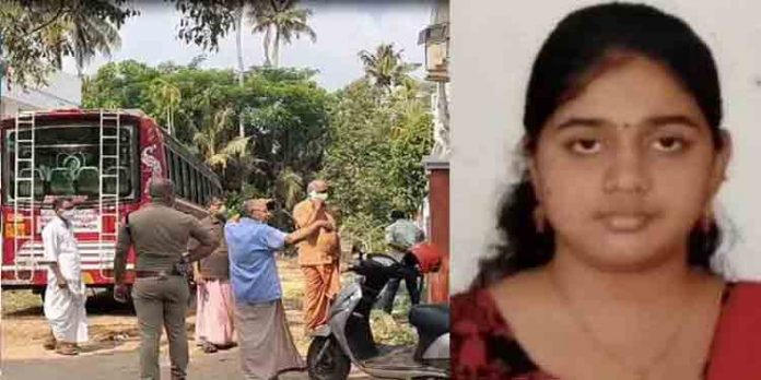 സ്വകാര്യ ബസ് സ്കൂട്ടറിന് പിന്നില് ഇടിച്ച് വിദ്യാര്ഥിനി മരിച്ചു സ്വകാര്യ ബസ് സ്കൂട്ടറിന് പിന്നില് ഇടിച്ച് വിദ്യാര്ഥിനി മരിച്ചു