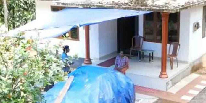 മാവോവാദികള് വീട്ടിലെത്തി തോക്ക് കാണിച്ച് ലാപ്ടോപ്പും, ഫോണും ചാര്ജ്ജ് ചെയ്തു മാവോവാദികള് വീട്ടിലെത്തി തോക്ക് കാണിച്ച് ലാപ്ടോപ്പും, ഫോണും ചാര്ജ്ജ് ചെയ്തു