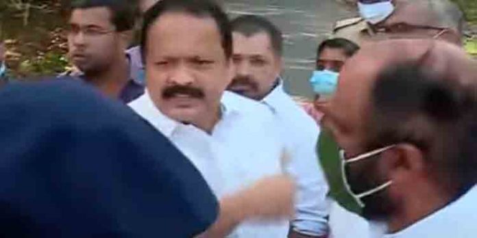 നട്ടാശേരിയില് കെ – റെയില് കല്ലിടലിനെതിരെ വീണ്ടും പ്രതിഷേധം നട്ടാശേരിയില് കെ – റെയില് കല്ലിടലിനെതിരെ വീണ്ടും പ്രതിഷേധം
