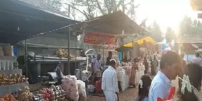 ക്ഷേത്രോത്സവങ്ങളില് മുസ്ലിം കച്ചവടക്കാരെ ബഹിഷ്കരിക്കാനുള്ള ഹിന്ദുത്വ സംഘടനകളുടെ ആഹ്വാനം പരാജയപ്പെട്ടു ക്ഷേത്രോത്സവങ്ങളില് മുസ്ലിം കച്ചവടക്കാരെ ബഹിഷ്കരിക്കാനുള്ള ഹിന്ദുത്വ സംഘടനകളുടെ ആഹ്വാനം പരാജയപ്പെട്ടു