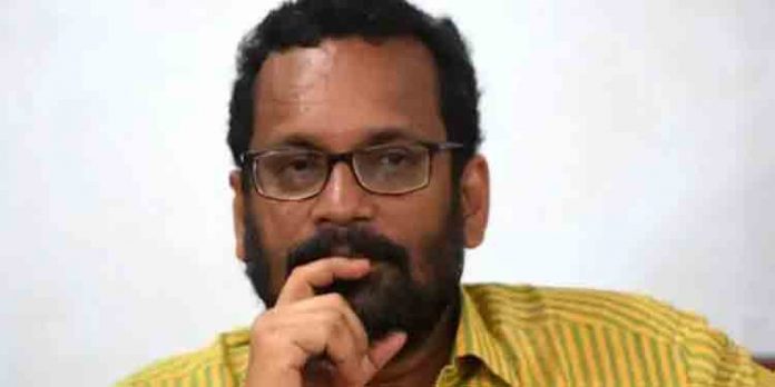 പിണറായി കണ്ണുരുട്ടി ; ഭൂമി ഏറ്റെടുക്കില്ലെന്ന് എവിടെയും പറഞ്ഞിട്ടില്ല റവന്യൂമന്ത്രി മലക്കം മറിഞ്ഞു പിണറായി കണ്ണുരുട്ടി ; ഭൂമി ഏറ്റെടുക്കില്ലെന്ന് എവിടെയും പറഞ്ഞിട്ടില്ല റവന്യൂമന്ത്രി മലക്കം മറിഞ്ഞു