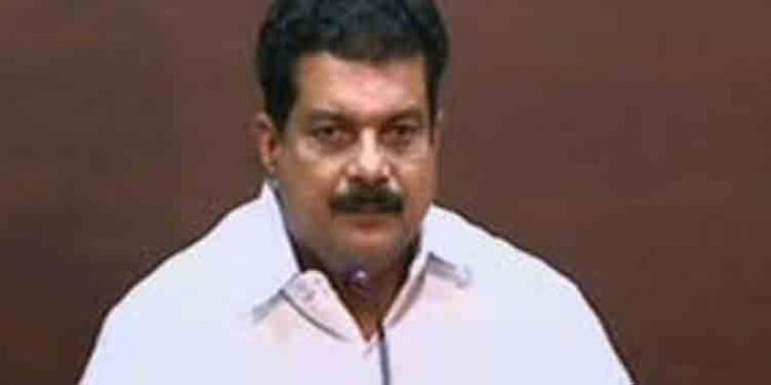 കാട്ടാന ശല്യം രൂക്ഷമായിട്ടും വനംവകപ്പ് ഉദ്യോഗസ്ഥര് പരിഹാരമുണ്ടാക്കുന്നില്ലെന്ന് പി.വി അന്വര് എംഎല്എ കാട്ടാന ശല്യം രൂക്ഷമായിട്ടും വനംവകപ്പ് ഉദ്യോഗസ്ഥര് പരിഹാരമുണ്ടാക്കുന്നില്ലെന്ന് പി.വി അന്വര് എംഎല്എ