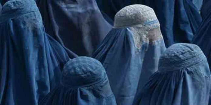 കര്ണാടകയില് എസ്എസ്എല്സി പരീക്ഷകള് ഇന്ന് ; പരീക്ഷ ബഹിഷ്കരിക്കുന്നവര്ക്ക് ഇനി പരീക്ഷ നടത്തില്ലാ കര്ണാടകയില് എസ്എസ്എല്സി പരീക്ഷകള് ഇന്ന് ; പരീക്ഷ ബഹിഷ്കരിക്കുന്നവര്ക്ക് ഇനി പരീക്ഷ നടത്തില്ലാ