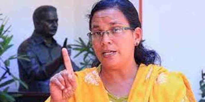 സില്വര് ലൈന് പദ്ധതിക്ക് വേണ്ടി മണ്ഡലത്തില് സര്വേക്കല്ല് സ്ഥാപിക്കുന്നത് ജനങ്ങളോടൊപ്പം ചേര്ന്നുതടയും : കെ.കെ രമ സില്വര് ലൈന് പദ്ധതിക്ക് വേണ്ടി മണ്ഡലത്തില് സര്വേക്കല്ല് സ്ഥാപിക്കുന്നത് ജനങ്ങളോടൊപ്പം ചേര്ന്നുതടയും : കെ.കെ രമ