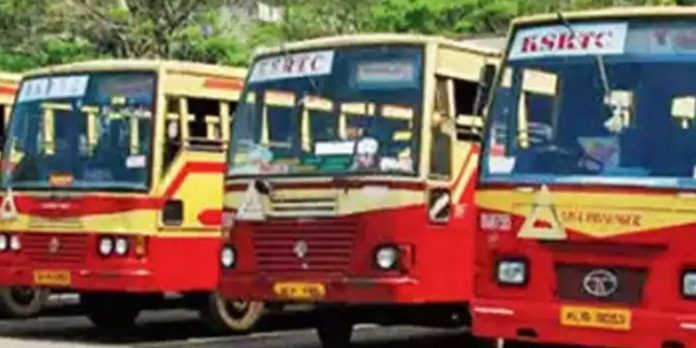 പണിമുടക്കിന്റെ ആദ്യ ദിനം കെ.എസ്.ആര്.ടി.സിയില് ജോലിക്കെത്തിയത് 2525 ജീവനക്കാര് ; നടത്തിയത് 52 സര്വീസുകളും പണിമുടക്കിന്റെ ആദ്യ ദിനം കെ.എസ്.ആര്.ടി.സിയില് ജോലിക്കെത്തിയത് 2525 ജീവനക്കാര് ; നടത്തിയത് 52 സര്വീസുകളും
