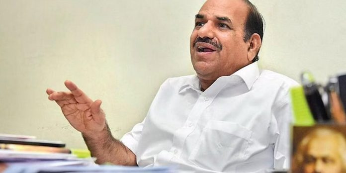 കൊല്ലുന്ന രാജാവിന് തിന്നുന്ന മന്ത്രി ; പൊതു ജനങ്ങള് സമരക്കാരെ പ്രകോപിപ്പിക്കരുതെന്ന് കോടിയേരി കൊല്ലുന്ന രാജാവിന് തിന്നുന്ന മന്ത്രി ; പൊതു ജനങ്ങള് സമരക്കാരെ പ്രകോപിപ്പിക്കരുതെന്ന് കോടിയേരി