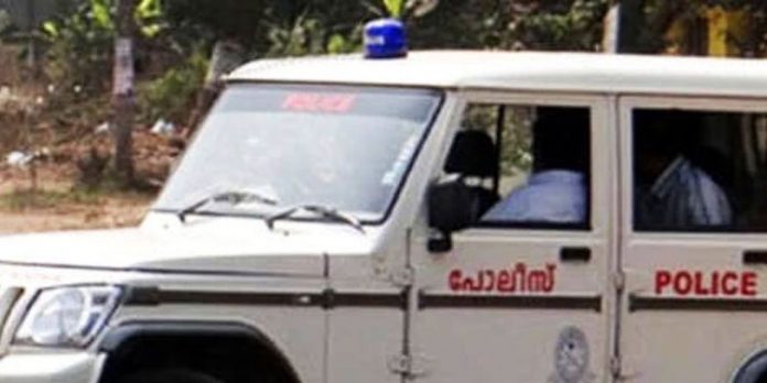 യാത്ര തടസ്സപ്പെട്ടു ; പോലീസ് ഒഫീസറെ വിളിച്ചു വരുത്തി വിശദീകരണം ആവശ്യപ്പെട്ട് മജിസ്റ്റ്രേറ്റ് യാത്ര തടസ്സപ്പെട്ടു ; പോലീസ് ഒഫീസറെ വിളിച്ചു വരുത്തി വിശദീകരണം ആവശ്യപ്പെട്ട് മജിസ്റ്റ്രേറ്റ്