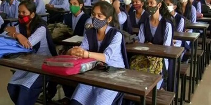 ചോദ്യപേപ്പർ ചോർന്നു ; 12-ാം ക്ലാസ് ഇംഗ്ലീഷ് പരീക്ഷ റദ്ദാക്കി ഉത്തർപ്രദേശ് ചോദ്യപേപ്പർ ചോർന്നു ; 12-ാം ക്ലാസ് ഇംഗ്ലീഷ് പരീക്ഷ റദ്ദാക്കി ഉത്തർപ്രദേശ്