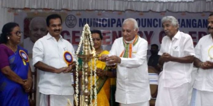 സമഗ്ര നഗരവികസന പദ്ധതികള് ആസൂത്രണം ചെയ്യേണ്ടത് അനിവാര്യo ; ഗവര്ണര് ആരിഫ് മുഹമ്മദ് ഖാന് സമഗ്ര നഗരവികസന പദ്ധതികള് ആസൂത്രണം ചെയ്യേണ്ടത് അനിവാര്യo ; ഗവര്ണര് ആരിഫ് മുഹമ്മദ് ഖാന്