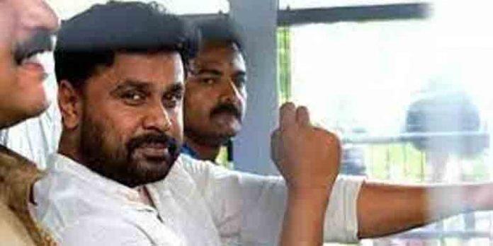 അന്വേഷണ ഉദ്യോഗസ്ഥരെ വധിക്കാന് ഗൂഢാലോചന നടത്തിയ കേസ് ; സി ബി ഐ യ്ക്ക് വിടേണ്ടെന്ന് സര്ക്കാര് അന്വേഷണ ഉദ്യോഗസ്ഥരെ വധിക്കാന് ഗൂഢാലോചന നടത്തിയ കേസ് ; സി ബി ഐ യ്ക്ക് വിടേണ്ടെന്ന് സര്ക്കാര്