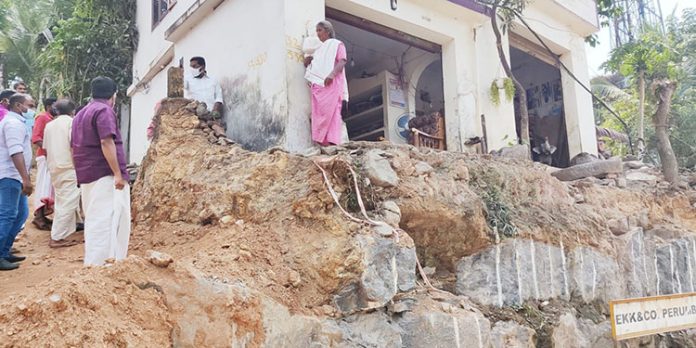 ശില്പി രാജഗോപാലിന്റെ കുടുംബത്തിന് സി പി ഐ പിന്തുണ നൽകും : എ പി ജയൻ ശില്പി രാജഗോപാലിന്റെ കുടുംബത്തിന് സി പി ഐ പിന്തുണ നൽകും : എ പി ജയൻ