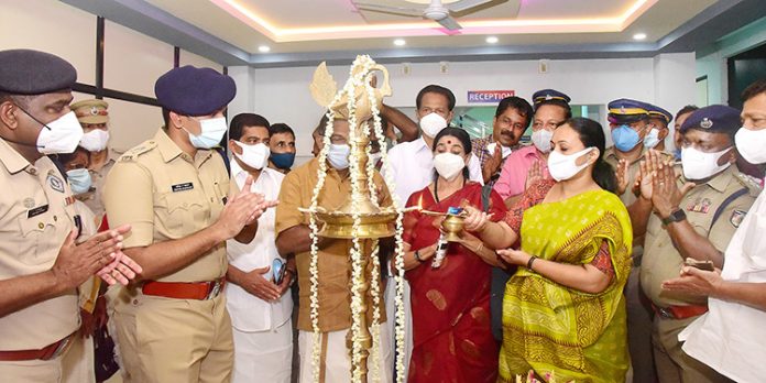 പോലീസ് സേന ജനസൗഹൃദ സേനയായി മാറി : മന്ത്രി വീണാ ജോര്ജ് പോലീസ് സേന ജനസൗഹൃദ സേനയായി മാറി : മന്ത്രി വീണാ ജോര്ജ്