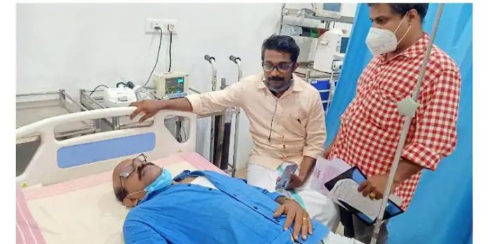 പൊതുപണിമുടക്ക് : കോഴിക്കോട് അധ്യാപകരെ സിപിഎമ്മുകാർ മർദ്ദിച്ചെന്ന് പരാതി പൊതുപണിമുടക്ക് : കോഴിക്കോട് അധ്യാപകരെ സിപിഎമ്മുകാർ മർദ്ദിച്ചെന്ന് പരാതി