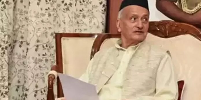 പ്രതിഷേധവുമായി ഭരണപക്ഷം ; നയപ്രഖ്യാപന പ്രസംഗം ഒരു മിനിറ്റില് അവസാനിപ്പിച്ച് മഹാരാഷ്ട്ര ഗവര്ണര് പ്രതിഷേധവുമായി ഭരണപക്ഷം ; നയപ്രഖ്യാപന പ്രസംഗം ഒരു മിനിറ്റില് അവസാനിപ്പിച്ച് മഹാരാഷ്ട്ര ഗവര്ണര്