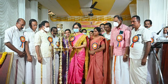 ജീവിതത്തിലെ സുഖ ദുഃഖങ്ങളെ സമചിത്തതയോടെ നേരിടാൻ വിദ്യാർഥികൾക്ക് കഴിയണം ; ജില്ലാ കളക്ടർ ജീവിതത്തിലെ സുഖ ദുഃഖങ്ങളെ സമചിത്തതയോടെ നേരിടാൻ വിദ്യാർഥികൾക്ക് കഴിയണം ; ജില്ലാ കളക്ടർ