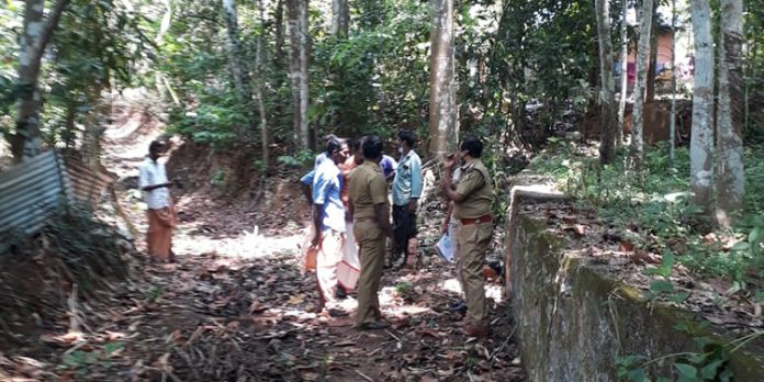 അടൂർ നഗരസഭയിൽ പലയിടത്തും വന്യജീവി ആക്രമണം പതിവാകുന്നു അടൂർ നഗരസഭയിൽ പലയിടത്തും വന്യജീവി ആക്രമണം പതിവാകുന്നു