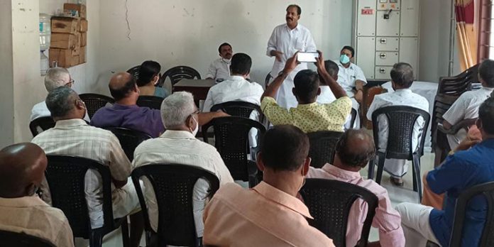 മലയാലപ്പുഴയിലെ ശുദ്ധജലക്ഷാമം പരിഹരിക്കണം : കോൺഗ്രസ് മലയാലപ്പുഴയിലെ ശുദ്ധജലക്ഷാമം പരിഹരിക്കണം : കോൺഗ്രസ്