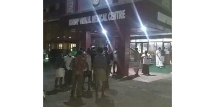 മൂലമറ്റത്ത് തട്ടുകടയിൽ വെടിവെപ്പ് ; ഒരാൾ കൊല്ലപ്പെട്ടു, ഒരാൾക്ക് ഗുരുതര പരിക്ക് മൂലമറ്റത്ത് തട്ടുകടയിൽ വെടിവെപ്പ് ; ഒരാൾ കൊല്ലപ്പെട്ടു, ഒരാൾക്ക് ഗുരുതര പരിക്ക്