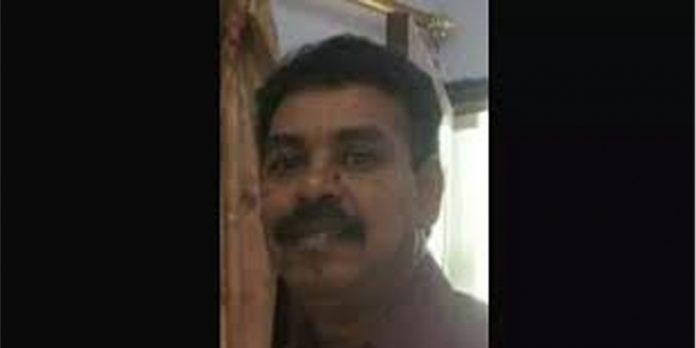 നാട്ടിൽപോകാനായി മസ്കത്ത് വിമാനത്താളത്തിലെത്തിയ മലയാളി കുഴഞ്ഞുവീണ് മരിച്ചു നാട്ടിൽപോകാനായി മസ്കത്ത് വിമാനത്താളത്തിലെത്തിയ മലയാളി കുഴഞ്ഞുവീണ് മരിച്ചു