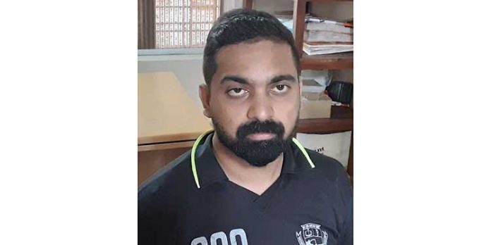 പ്രാർത്ഥനയുടെ പേരിൽ പതിനേഴുകാരിയ്ക്ക് നേരെ ലൈംഗികാതിക്രമം : വൈദികൻ റിമാൻഡിൽ പ്രാർത്ഥനയുടെ പേരിൽ പതിനേഴുകാരിയ്ക്ക് നേരെ ലൈംഗികാതിക്രമം : വൈദികൻ റിമാൻഡിൽ