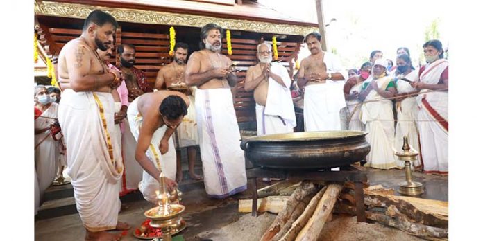 കോട്ടാങ്ങൽ ശ്രീ മഹാ ഭദ്രകാളി ക്ഷേത്രത്തിലെ പൊങ്കാല മഹോത്സവം നടന്നു കോട്ടാങ്ങൽ ശ്രീ മഹാ ഭദ്രകാളി ക്ഷേത്രത്തിലെ പൊങ്കാല മഹോത്സവം നടന്നു