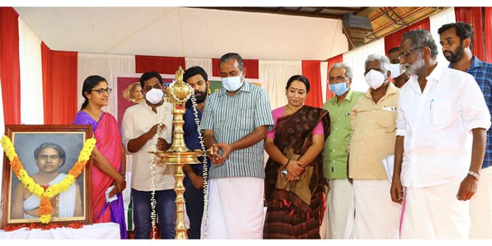 ജനതയെ ഇരുളില് നിന്നു വെളിച്ചത്തിലേക്ക് എത്താന് മൂലൂര് സഹായിച്ചു : മന്ത്രി പി. പ്രസാദ് ജനതയെ ഇരുളില് നിന്നു വെളിച്ചത്തിലേക്ക് എത്താന് മൂലൂര് സഹായിച്ചു : മന്ത്രി പി. പ്രസാദ്