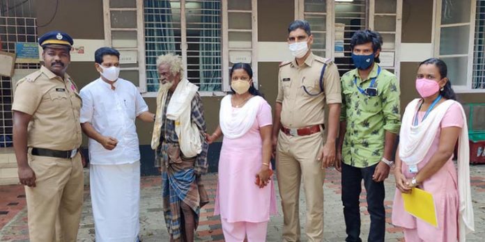 വഴിയരികിൽ അവശനിലയിൽ കിടന്ന വയോധികന് ജനമൈത്രി പോലീസ് രക്ഷകരായി വഴിയരികിൽ അവശനിലയിൽ കിടന്ന വയോധികന് ജനമൈത്രി പോലീസ് രക്ഷകരായി